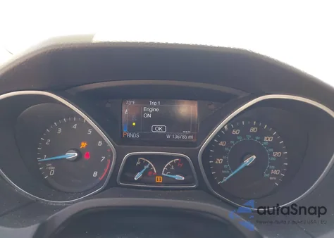 2014 Ford Focus Titanium z USA, uszkodzony, nr VIN 1FADP3N21EL193506